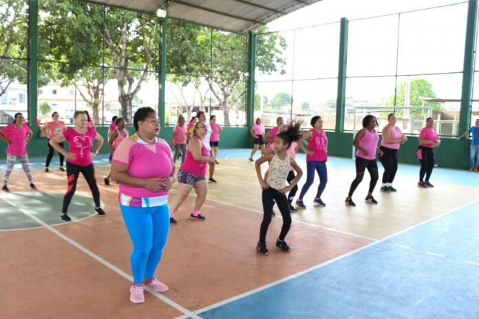Cachoeiro inicia Outubro Rosa com aulão de dança na Praça Praça Jerônimo Monteiro terá aulão de dança mix para marcar início do Outubro Rosa em Cachoeiro - Prefeitura de Cachoeiro de Itapemirim