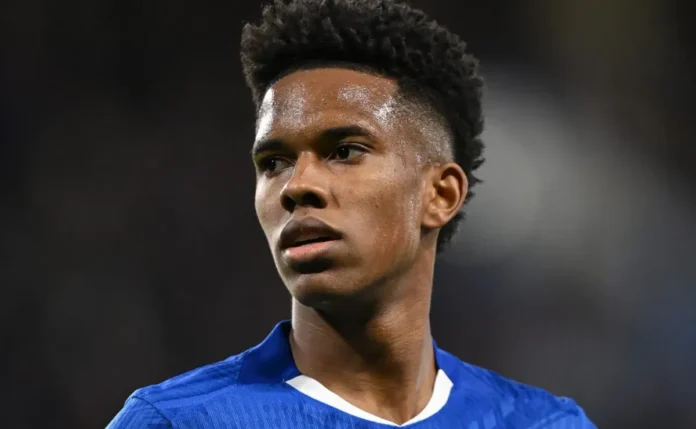 Enzo Maresca, técnico do Chelsea, compara Estêvão com Cole Palmer e cogita mudar posição do brasileiro