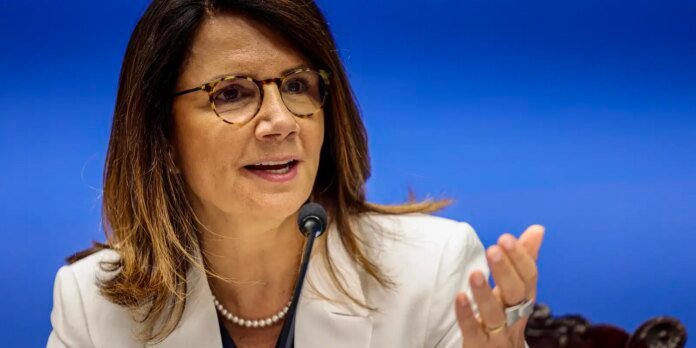 Licença da Petrobras na Margem Equatorial deve fomentar debate, diz Licença na Margem Equatorial deve impulsionar debates, diz Ana Toni