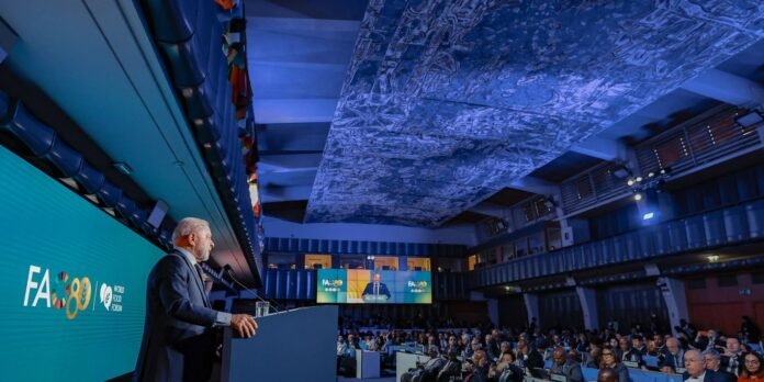 Lula diz que fome não é problema econômico, mas político