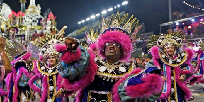 MinC quer transformar escolas de samba em pontos de cultura