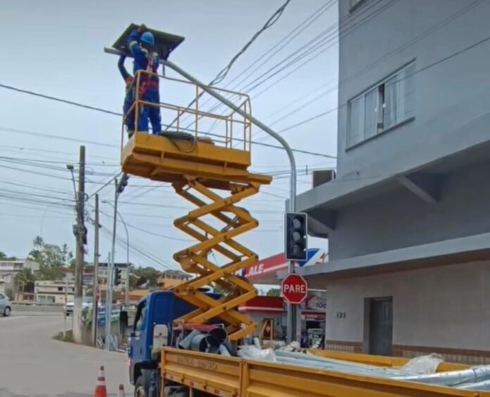 Notícia Novos semáforos vão garantir mais segurança e mobilidade no trânsito de Anchieta - Prefeitura Municipal de Anchieta