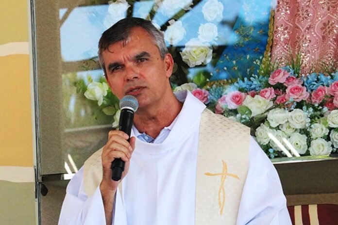 Padre Kelder Brandão recebe apoio após ser alvo de abaixo-assinado
