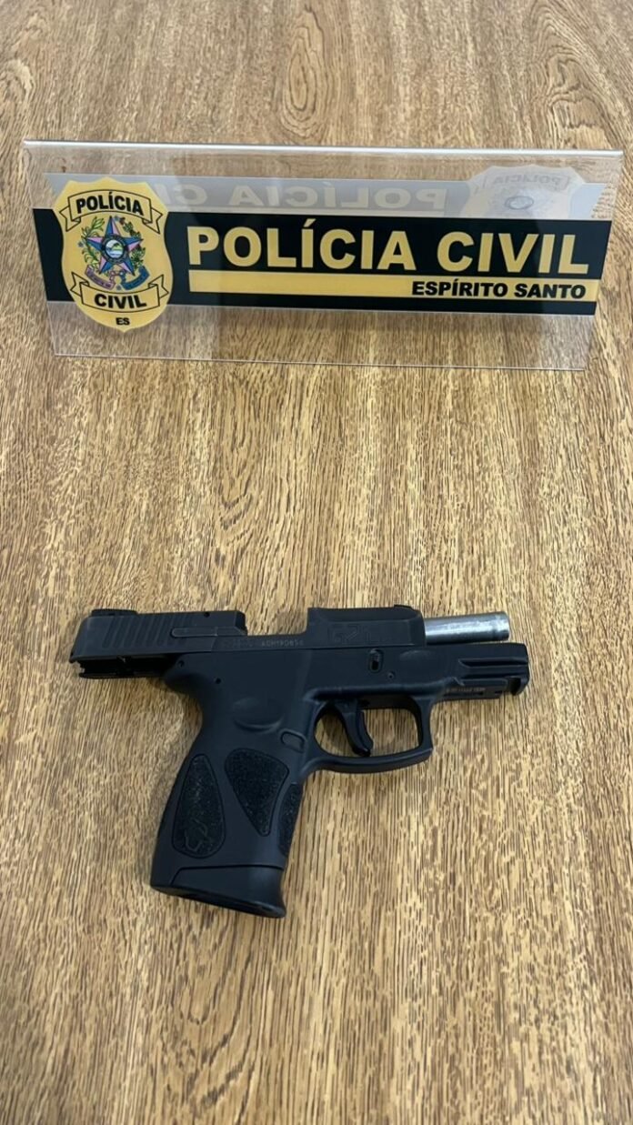 Polícia Civil apreende pistola ligada a tentativa de homicídio em Polícia Civil apreende pistola utilizada em tentativa de homicídio em Fundão