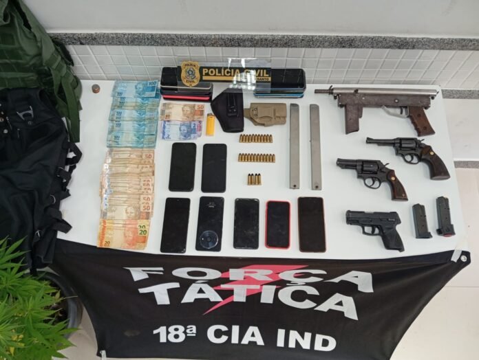 Polícia Civil detém três suspeitos e apreende armas em operação Operação Estado Presente: armas, celulares e prisões durante diligências em Jaguaré