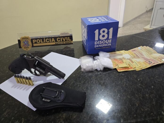 PCES cumpre mandado de prisão e apreende arma de fogo em ação no bairro Planalto, em Linhares