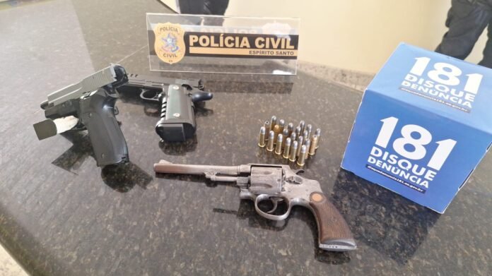 Polícia Civil prende suspeito e apreende arma de fogo durante operação, em Linhares