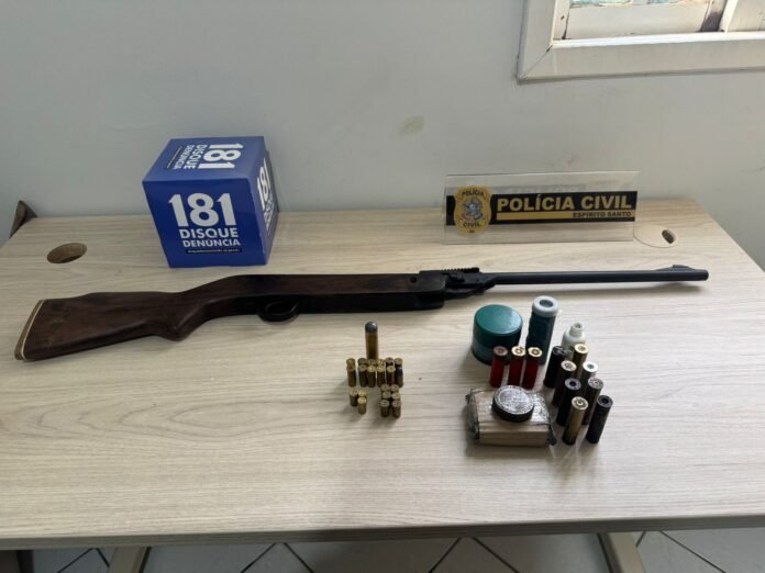 Polícia Civil apreende arma e munições e prende homem em flagrante na zona rural de Irupi
