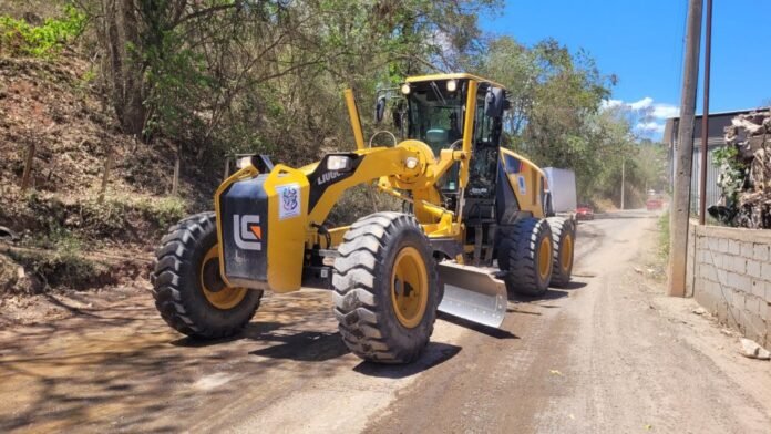 Prefeitura realiza preparação de estrada entre Monte Líbano e Rubem Braga para aplicação de Revisol - Prefeitura de Cachoeiro de Itapemirim
