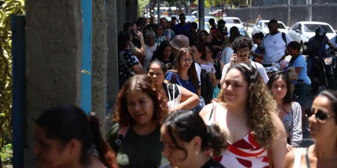 Prova Nacional Docente acontece pela primeira vez no Brasil Professores fazem a primeira edição da Prova Nacional Docente