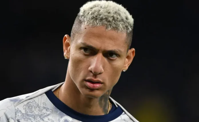 Richarlison sinaliza para o Flamengo: retorno possível após interesse do Tottenham vê Flamengo novamente interessado em Richarlison, que dá sinal verde ao clube carioca