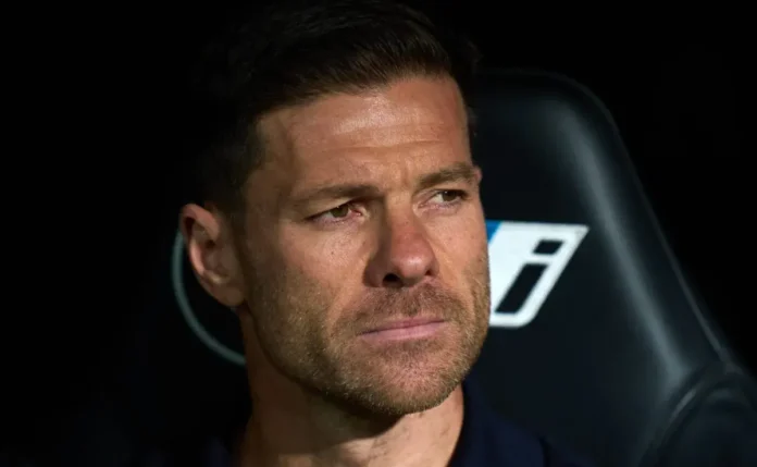 Tensão nos Bastidores do Real Madrid: Xabi Alonso Se Sente Xabi Alonso vive momentos conturbados no Real Madrid e fontes afirmam: “Ele pensa que é o Guardiola”