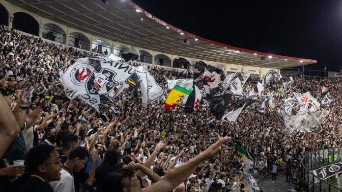 Torcida do Vasco. Fotos: Dikran Sahagian/Vasco.