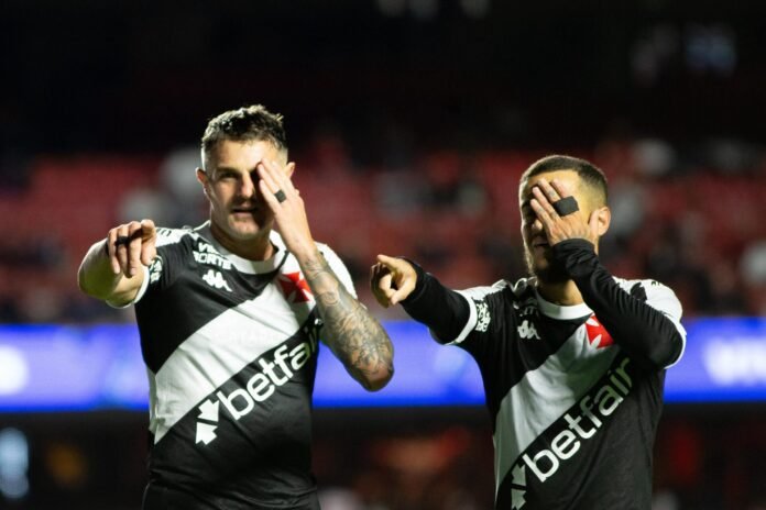 Vegetti, Coutinho, Vasco - Foto: Divulgação