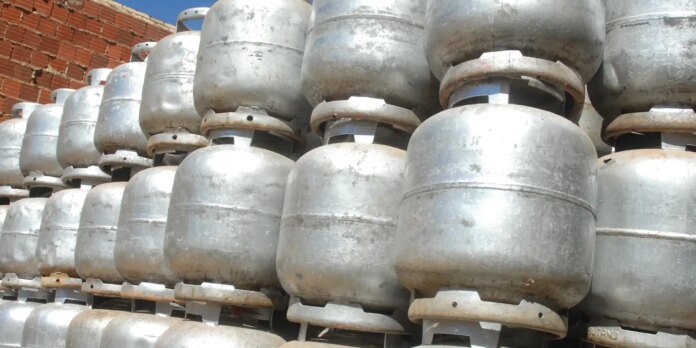 Gás gratuito chega a 1 milhão de famílias a partir de segunda-feira