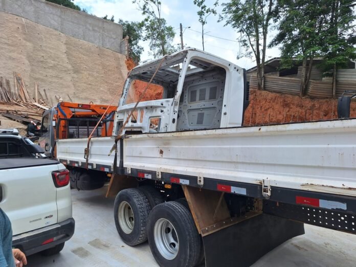 DFRV prende suspeito e recupera caçamba de caminhão furtado da Prefeitura de Águia Branca 