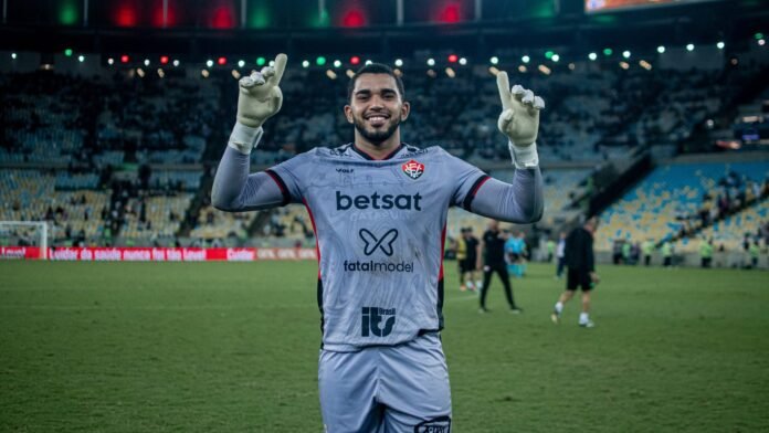 Lucas Arcanjo, Vitória