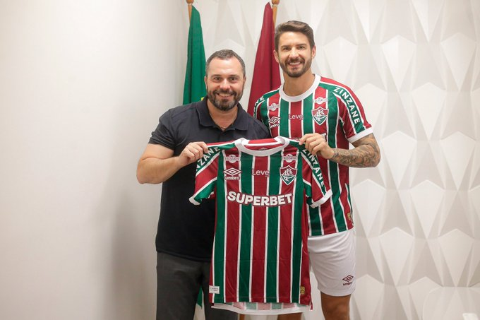 Contestado no Fluminense, Everaldo pode ter novo destino em 2026
