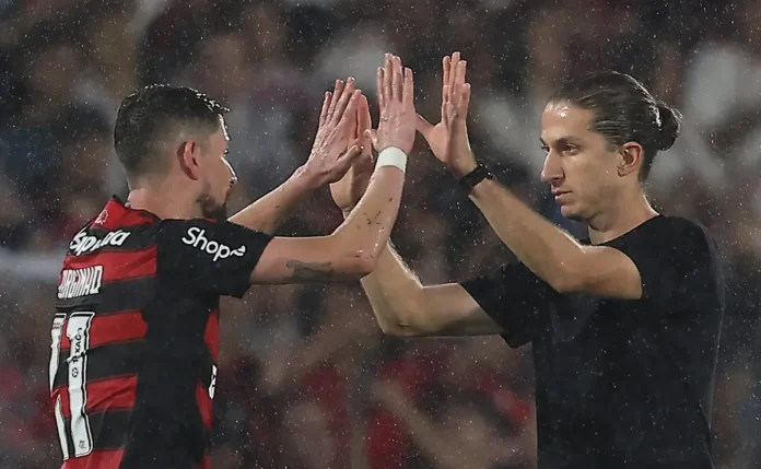 Filipe Luís desafia a invencibilidade de jogador na final contra o PSG￼￼￼