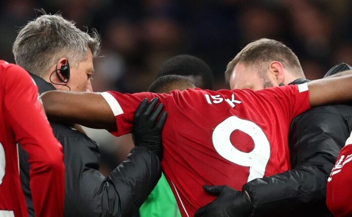 Alexander Isak sofre grave lesão e deve desfalcar o Liverpool por meses