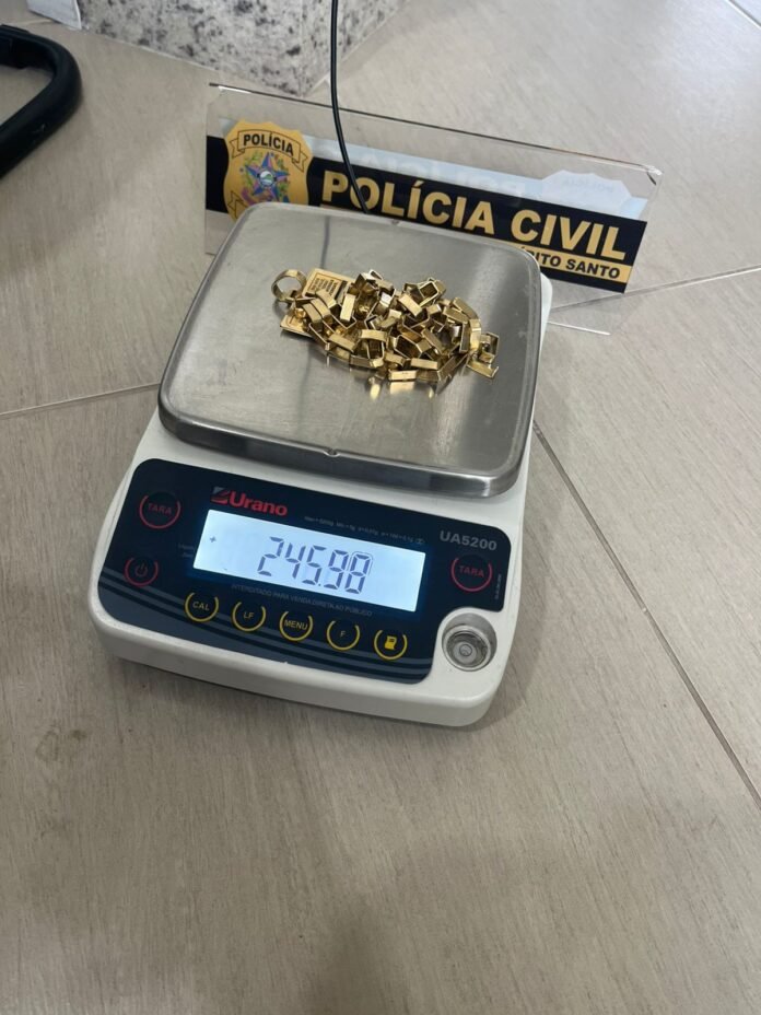 Deic de Linhares conclui investigação sobre roubo de cordão de ouro avaliado em R$ 200 mil e prende dois suspeitos em Aracruz