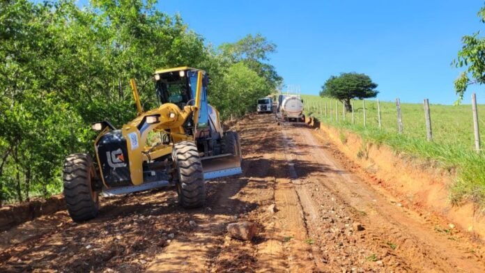 Prefeitura de Cachoeiro reforça manutenção urbana e melhora condições da Rua José Ervatti - Prefeitura de Cachoeiro de Itapemirim