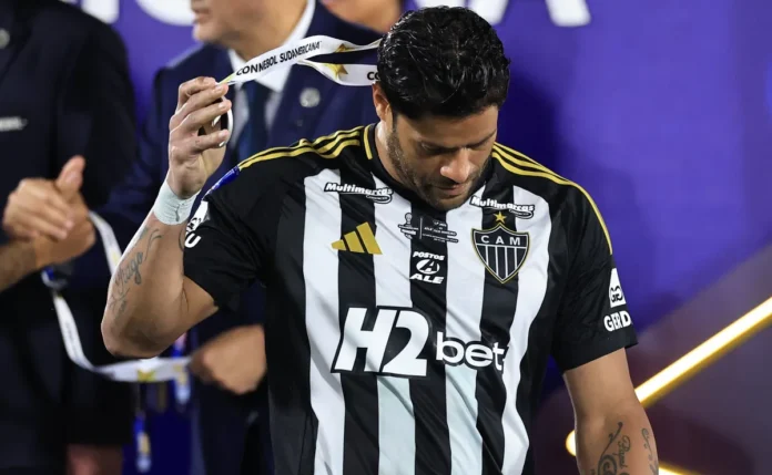 Hulk ignora o Porto e deixa o Atlético-MG para assinar com o Fluminense