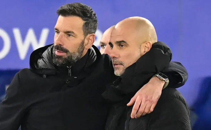 Manchester United acelera busca por técnico e cogita o retorno de Van Nistelrooy