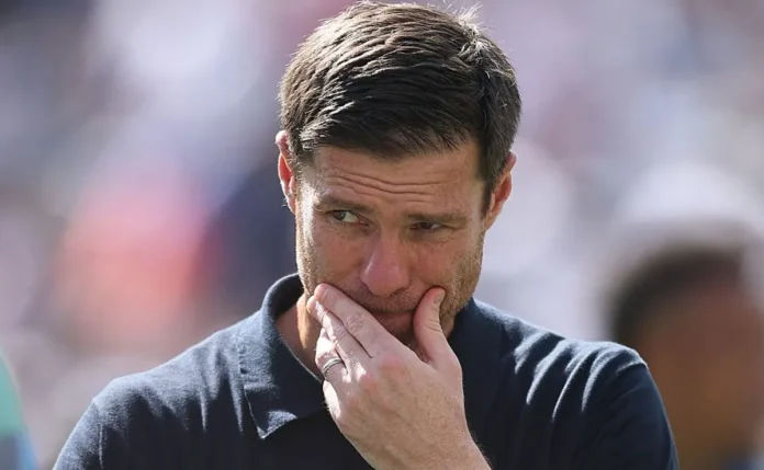 Xabi Alonso foi duramente criticado por sete jogadores do Real Madrid desde novembro