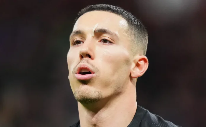 De saída do Leverkusen, Álex Grimaldo se oferece para o Atlético de Madrid