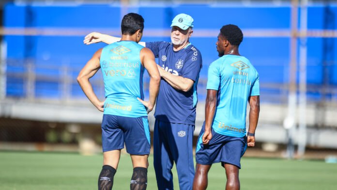 Mano mexe no miolo e Grêmio prepara surpresa para encarar o Vasco na Arena