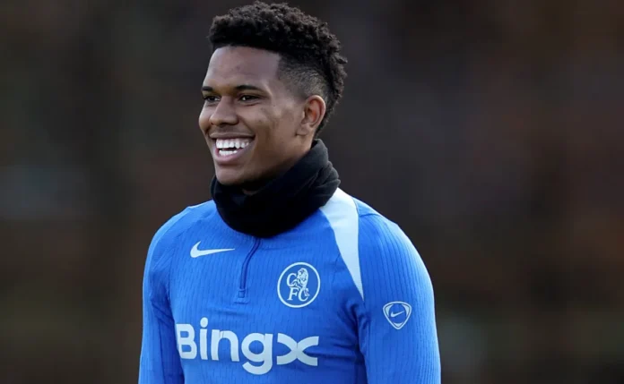 Garnacho cogita deixar o Chelsea por empréstimo após perder espaço para Estêvão