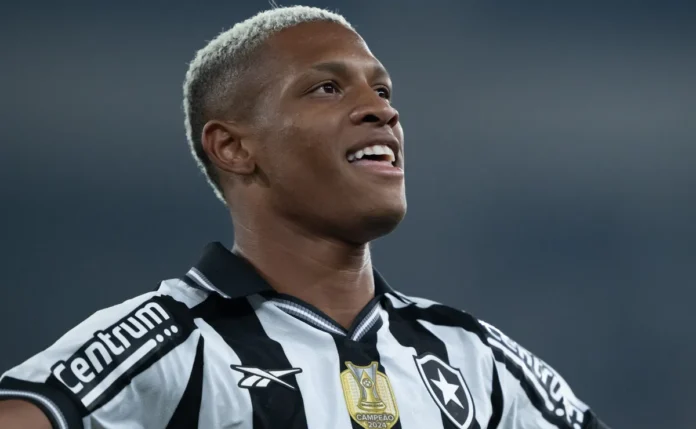 Nottingham Forest esteve perto de assinar com Danilo e Montoro, do Botafogo; SAF teve vendas travadas