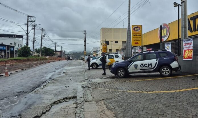 Interdição para caminhões na Rodovia Engenheiro Fabiano Vivacqua - Prefeitura de Cachoeiro de Itapemirim