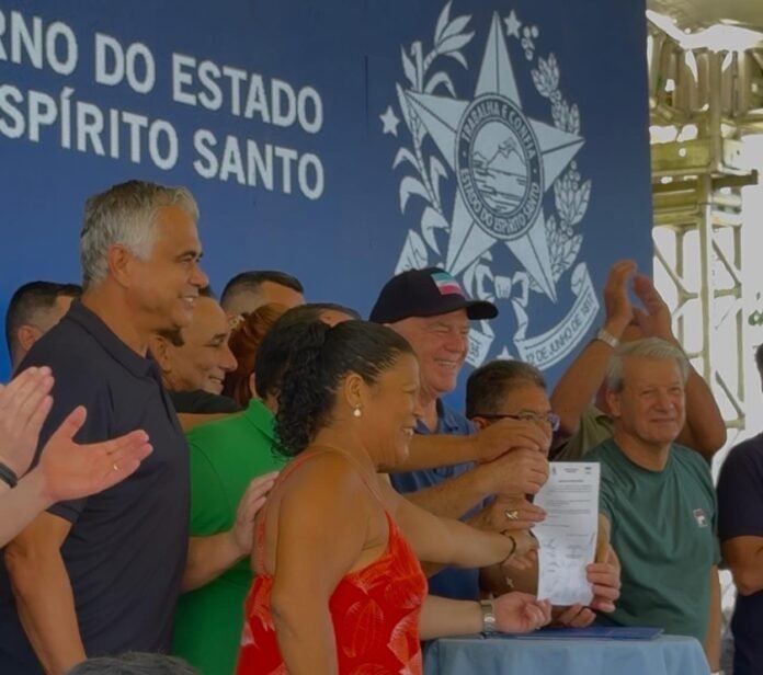 Notícia Em Anchieta, governador visita obras e assina ordem de serviço - Prefeitura Municipal de Anchieta