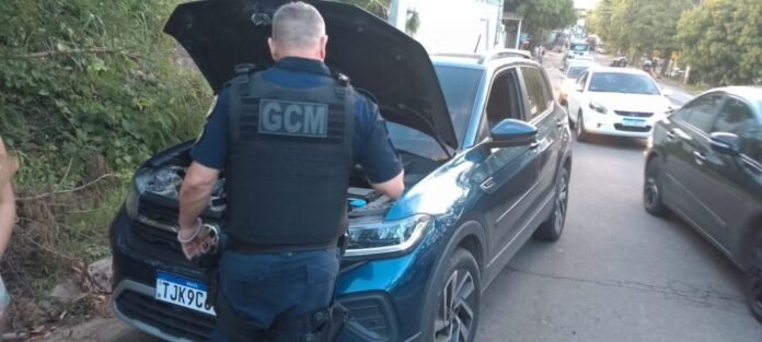 Guarda Civil Municipal apreende veículo com suspeita de clonagem em Cachoeiro - Prefeitura de Cachoeiro de Itapemirim