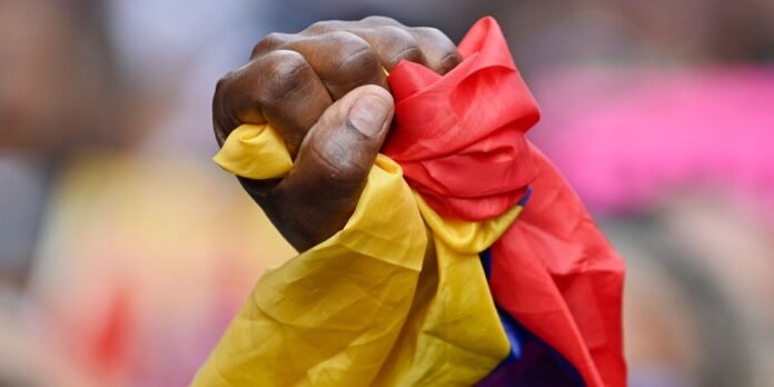 Lula e Petro conversam por telefone sobre situação na Venezuela