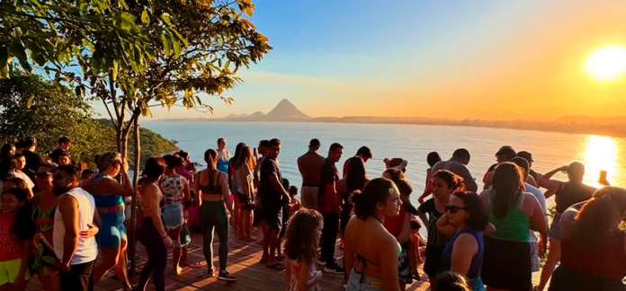 Final de semana em Piúma tem shows gratuitos, pagode e pôr do sol musical na Ilha do Gambá