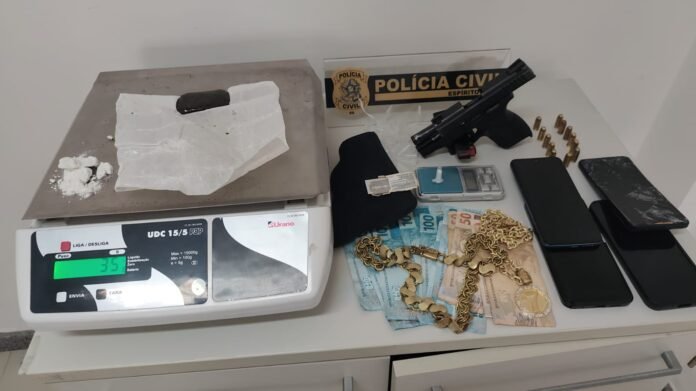 Polícia Civil cumpre mandados de busca e apreensão e prende suspeito em flagrante em São Gabriel da Palha