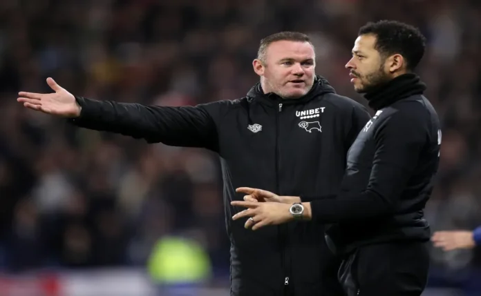 Wayne Rooney, ex-atacante do United, apoia contratação de Liam Rosenior pelo Chelsea
