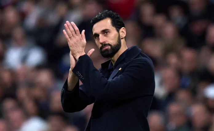 Real Madrid enfrenta o Rayo Vallecano para não se afastar do Barcelona na tabela de La Liga