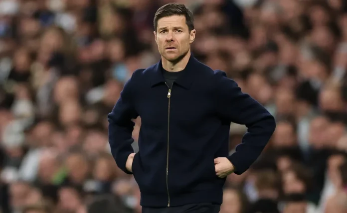 Tottenham faz contatos pela contratação de Xabi Alonso e treinador recusa oferta de imediato