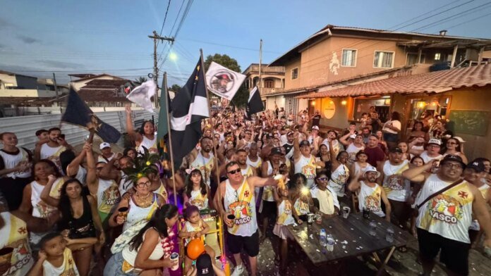 Bloco do Vasco da Gama lota as ruas da Pérola Capixaba 
