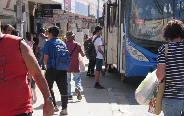 Em meio a obras da ES-488, transporte público mantém atendimento à localidade de Urtiga - Prefeitura de Cachoeiro de Itapemirim