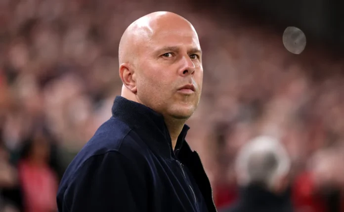 Liverpool considera demitir Arne Slot e define Sebastian Hoeness, treinador do Stuttgart, como substituto