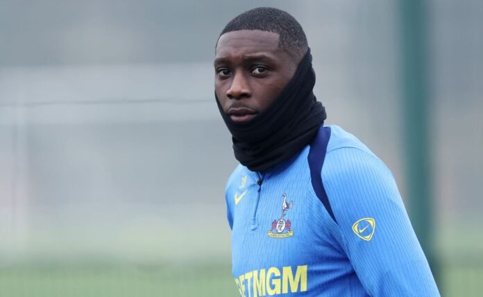 PSG e Juventus negociam troca entre Kolo Muani e Jonathan David