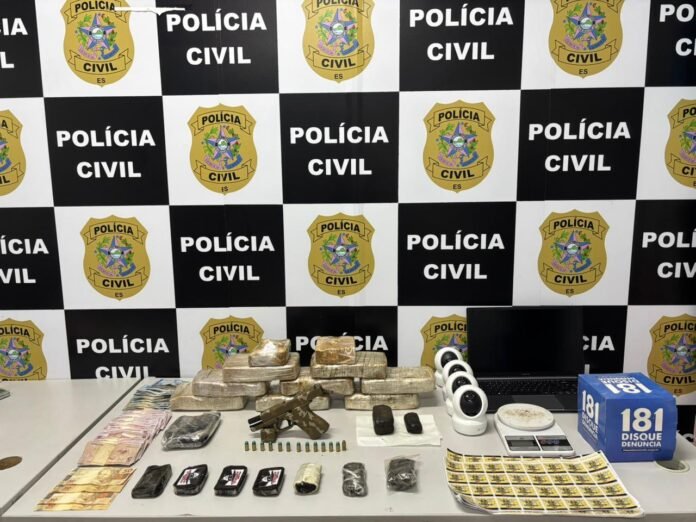 Denarc apreende mais de 10 quilos de drogas e arma de fogo durante operação em Manguinhos