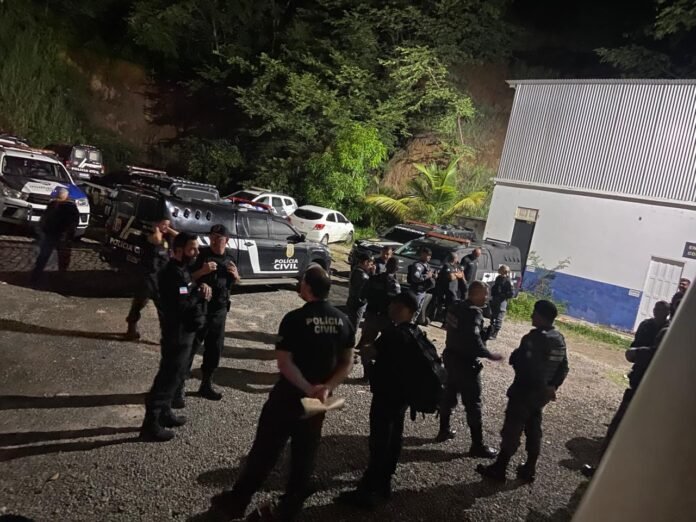 Operação Nápoles cumpre sete mandados e resulta em três presos por tráfico e posse de arma em Marilândia