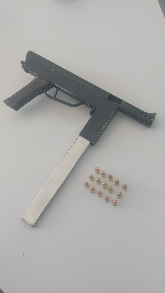 Polícia prende suspeito e apreende submetralhadora após disparos de arma de fogo em Afonso Cláudio