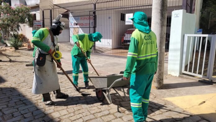 Prefeitura intensifica ações de limpeza no bairro Gilberto Machado - Prefeitura de Cachoeiro de Itapemirim
